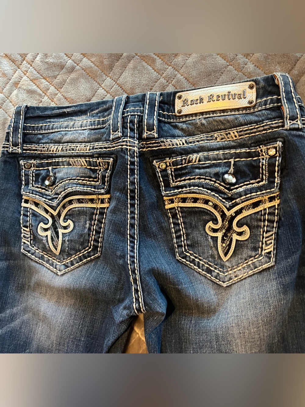Rock Revival Women’s Dark Blue Embellished Pocket Jeans size 29 like new